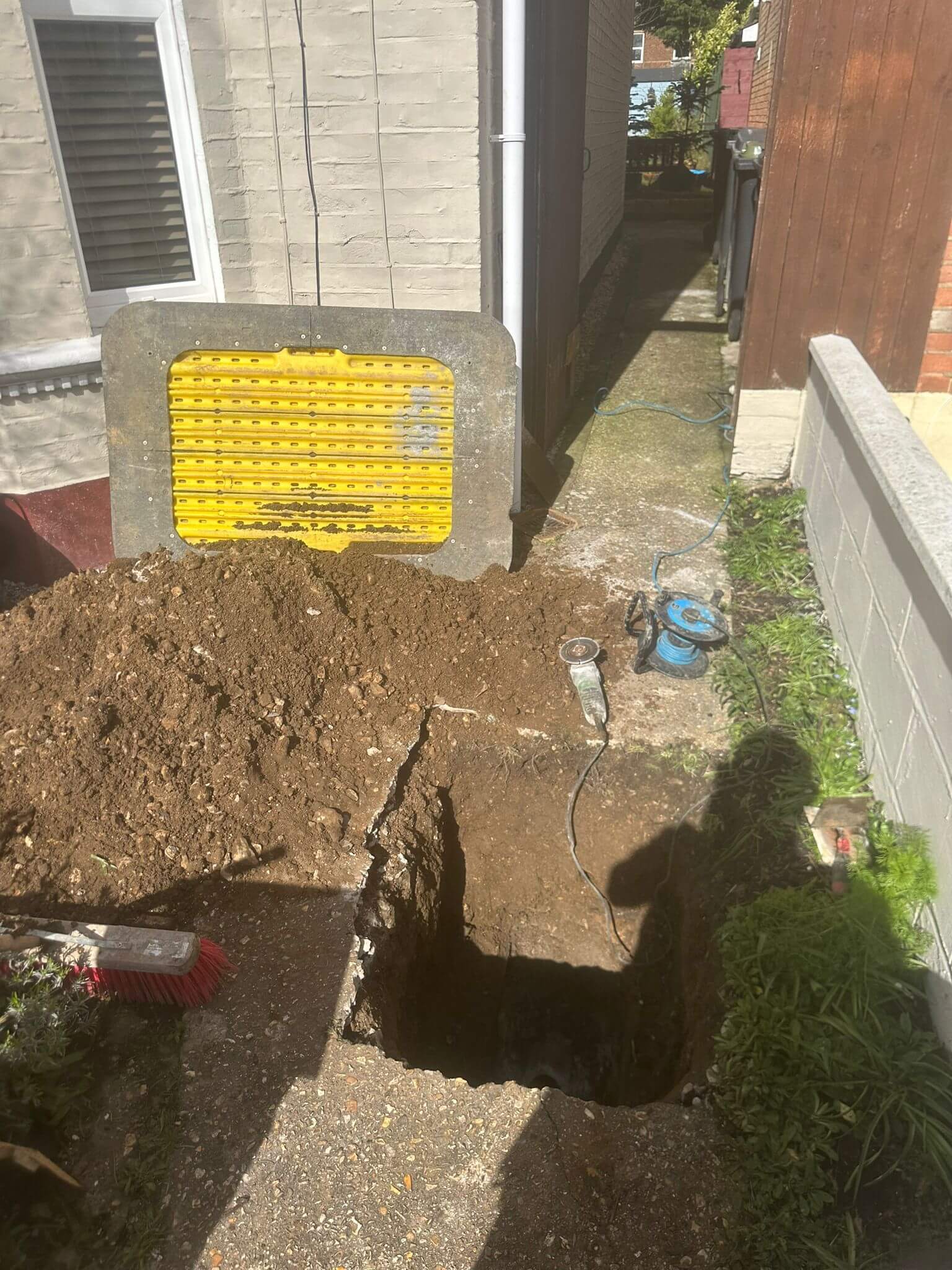 FAST DRAINS LIMITED, drainage engineer in Petersfield