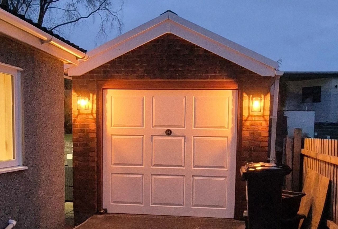 Lamps Glow Ltd logo, EV charger installer in Tonna