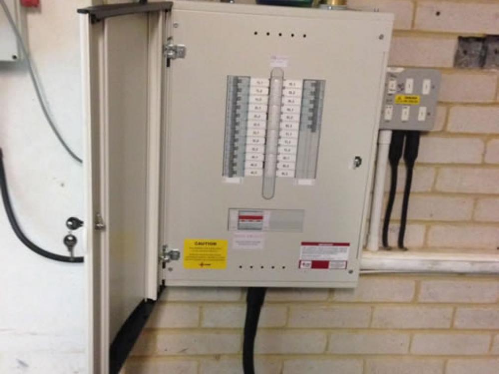MIH Electrical Solutions, electrician