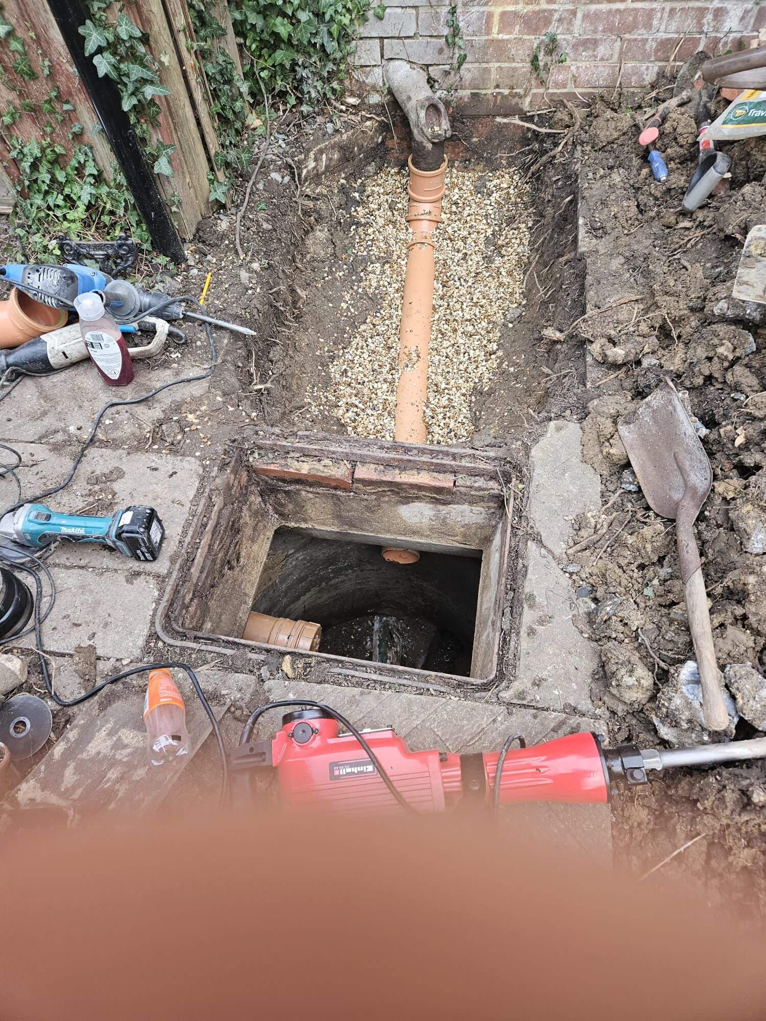 FAST DRAINS LIMITED, drainage engineer in Petersfield