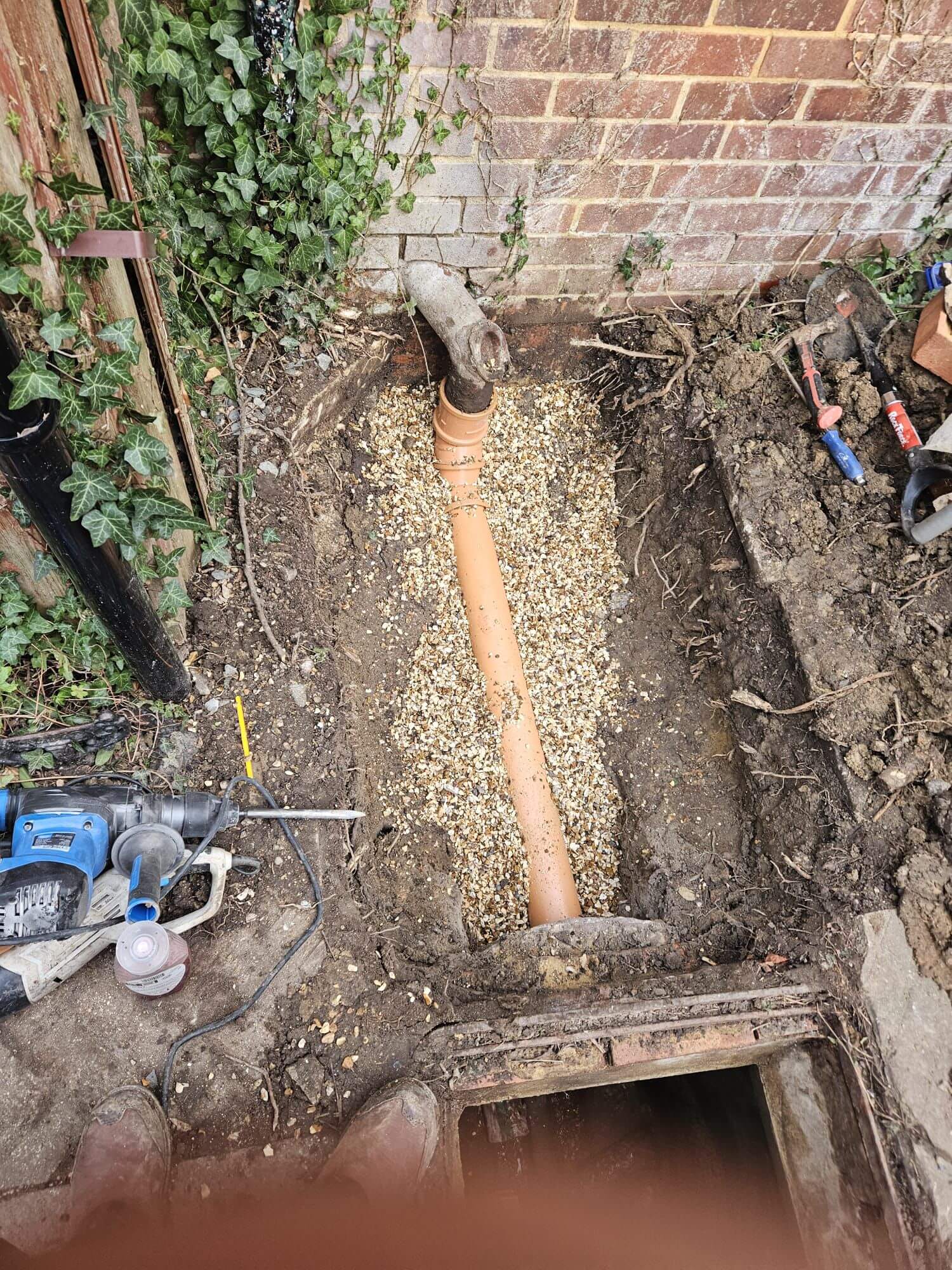 FAST DRAINS LIMITED, drainage engineer in Petersfield