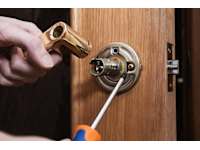 SwiftSecure Locksmith East Grinstead - Yell logo, locksmith in East Grinstead