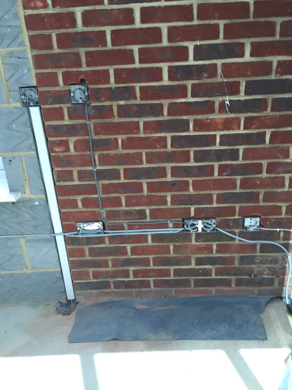 APL Electrical logo, EV charger installer in Chafford Hundred and West Thurrock