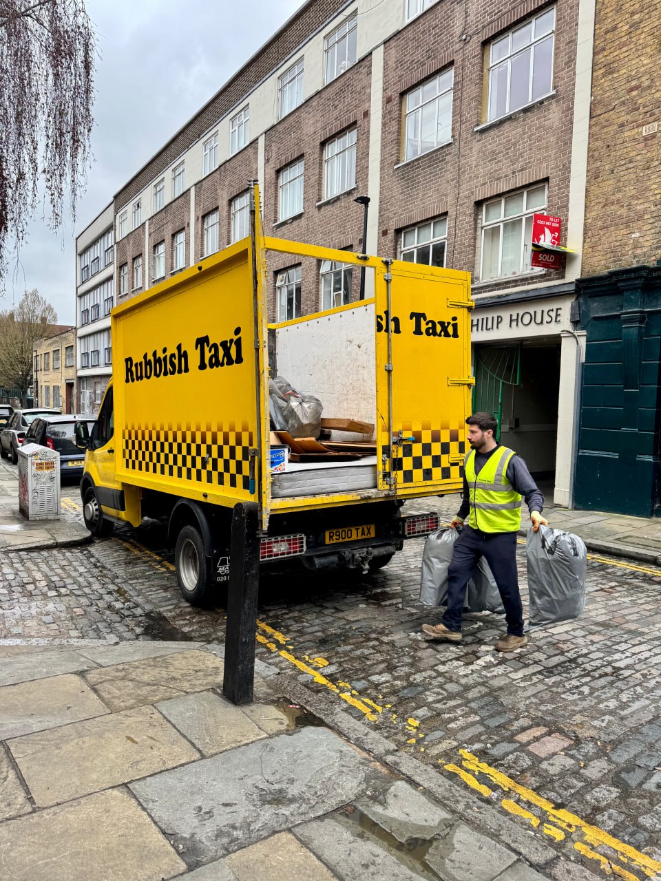 Rubbish Taxi, rubbish and waste clearance specialist in London