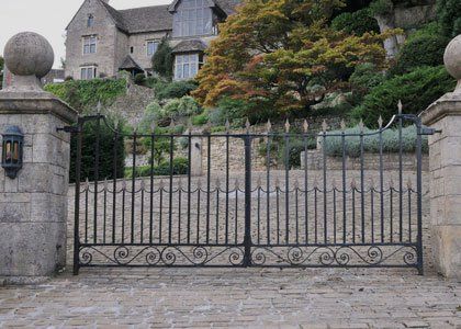Betchworth Forge Ltd - Metal Gates, fencing and gate installer in Buckland
